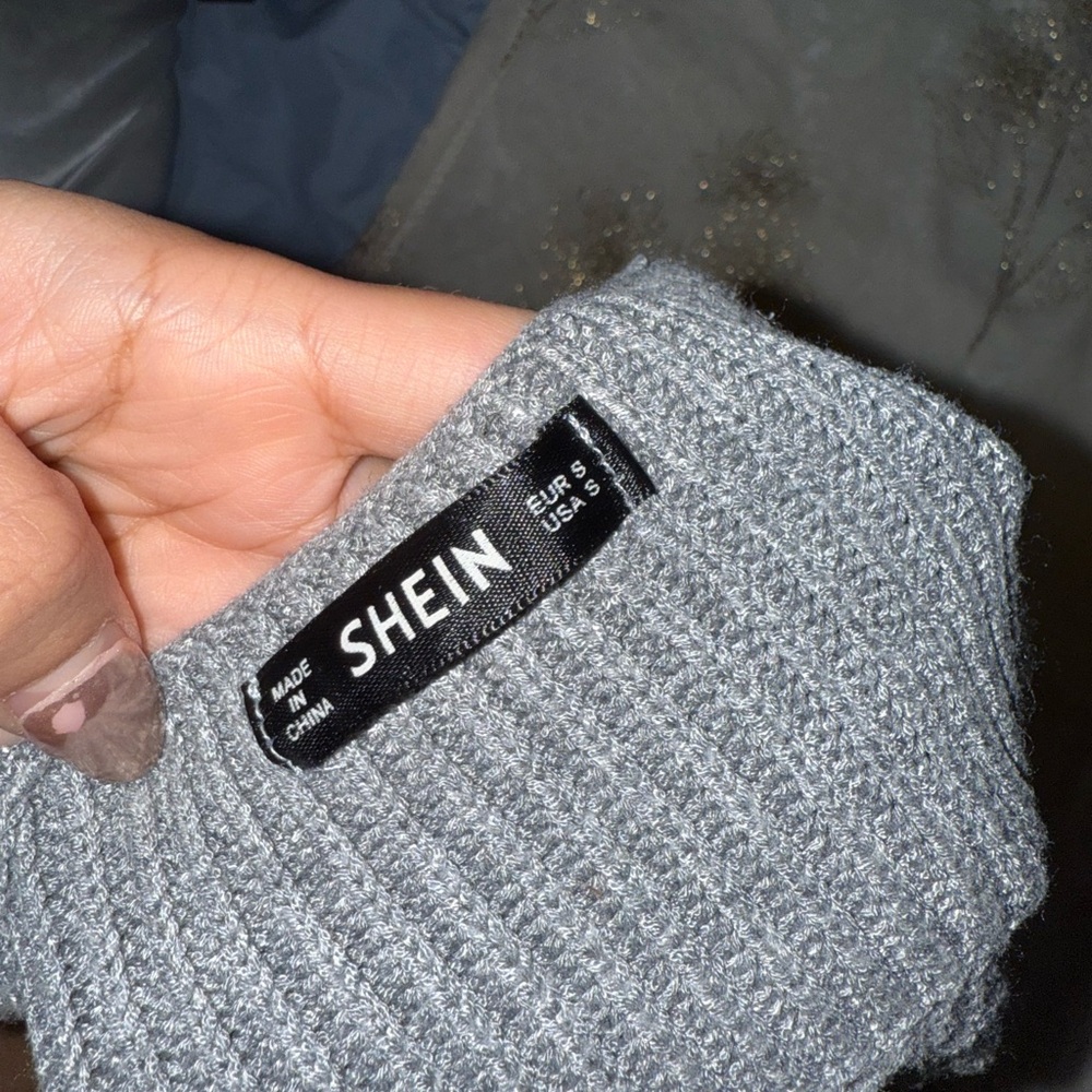 SHEIN Gray Ribbed Knit Top - Picture 3 of 3